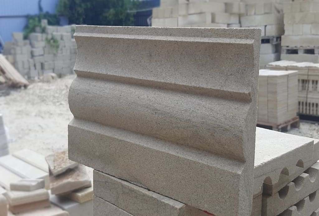 Карниз из дагестанского камня 